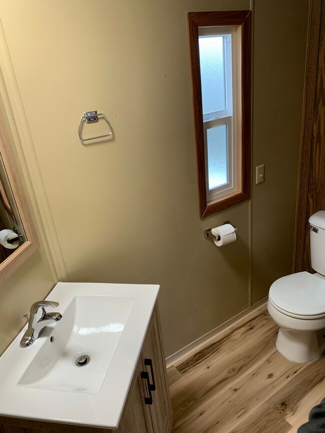 Building Photo - 2 Bedroom 2 Bathroom Mobile Home