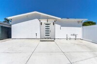 Building Photo - 7865 Chastain Ave