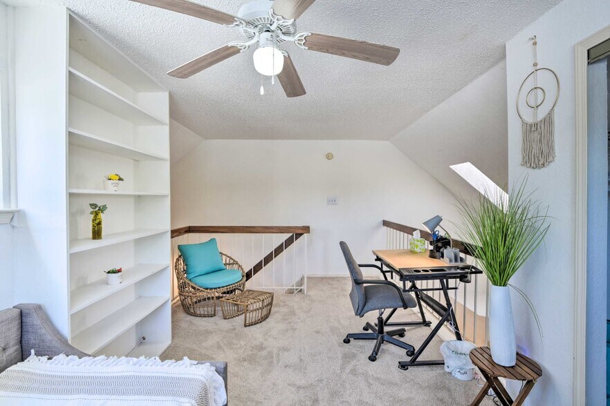 Building Photo - 3420 Country Club Dr W