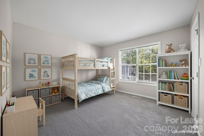 Building Photo - 704 Heritage Pkwy