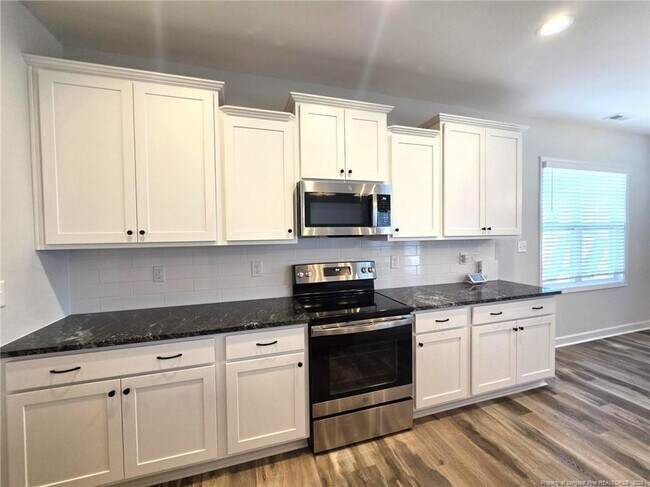 Building Photo - 644 Amusement Dr