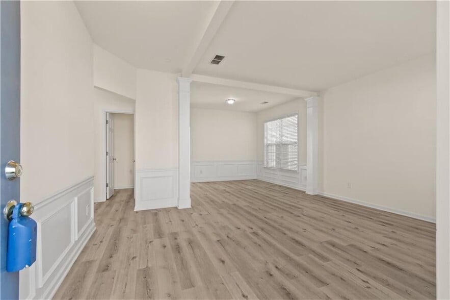 Building Photo - 915 Wendlebury Ct