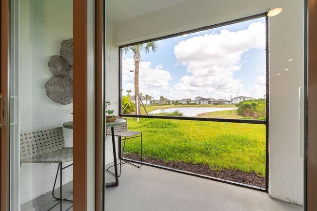 Building Photo - A Luxuriously Furnished 3-Bed, 2-Bath Model Home in Gated Community - Parrish