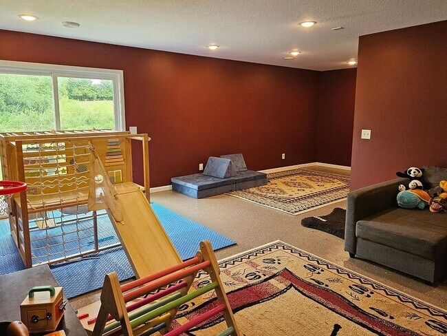 Building Photo - 947 Breckenridge Ln