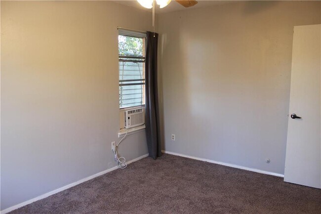 Building Photo - 2303 Towbridge Cir