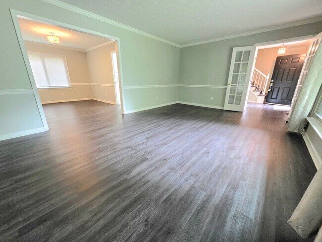 Building Photo - 415 Rosewood Ln