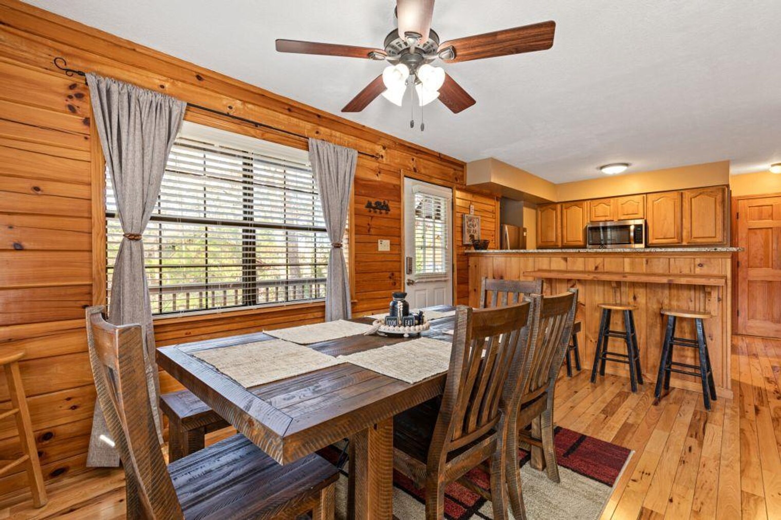 Building Photo - 1652 Raccoon Den Way