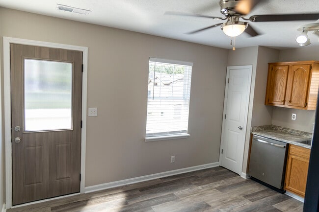 Building Photo - 10504 Pebblestone Cir