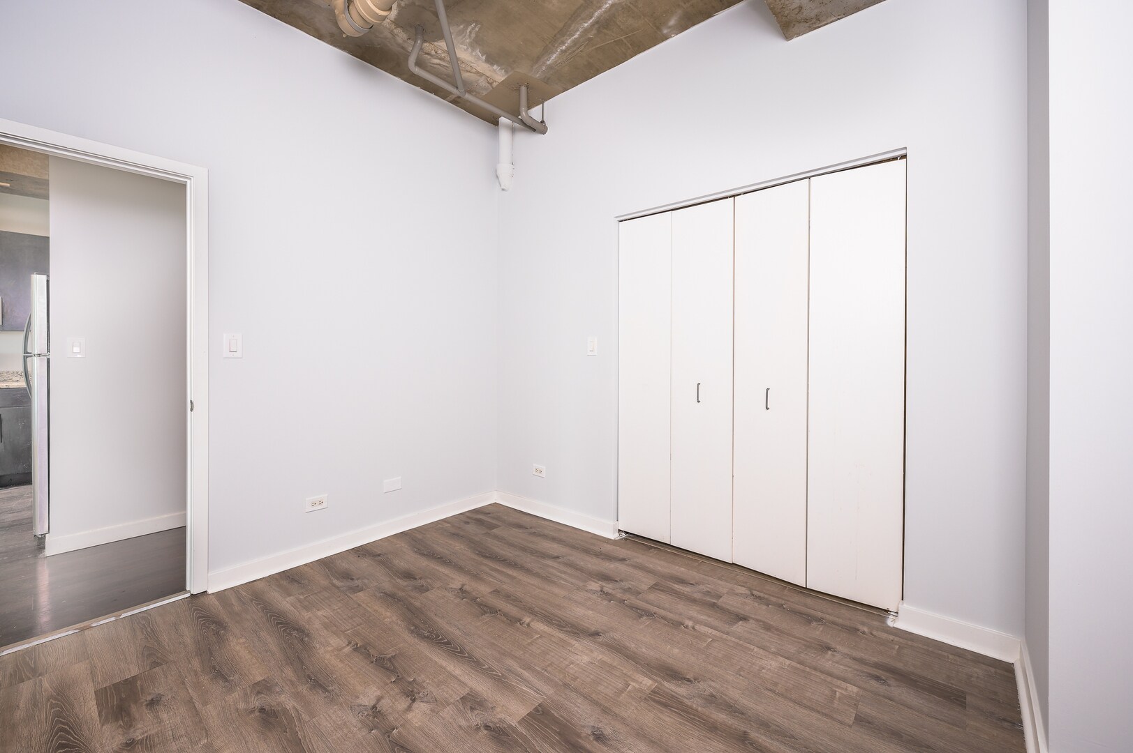 Building Photo - 1610 W Fullerton Ave