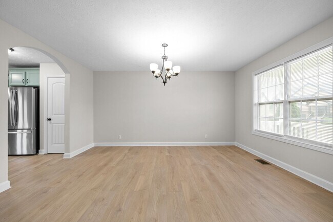Building Photo - Pet Friendly Four Bedroom!