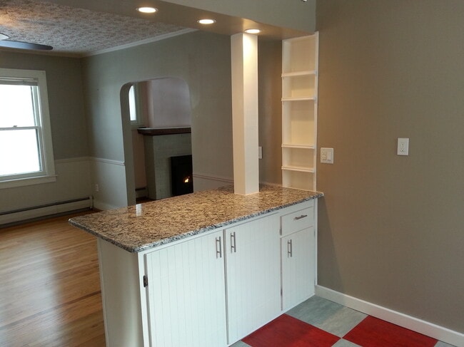 Building Photo - 514 W Breckenridge St