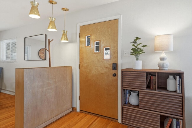 Building Photo - 208 Westridge Dr