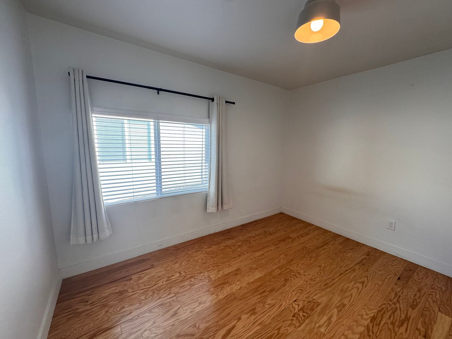 Building Photo - 3232 Verdugo Rd