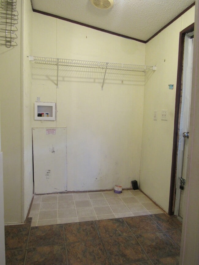 Building Photo - 7614 AR-38