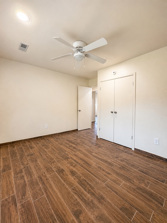 Building Photo - Completely Remodeled 4BR Home Steps from Alabama A&M University | Fenced Yard | Section 8 Welcome