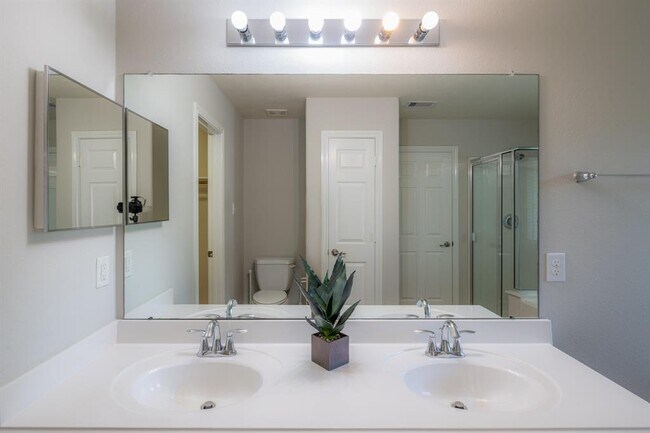 Building Photo - 18 Whitekirk Pl