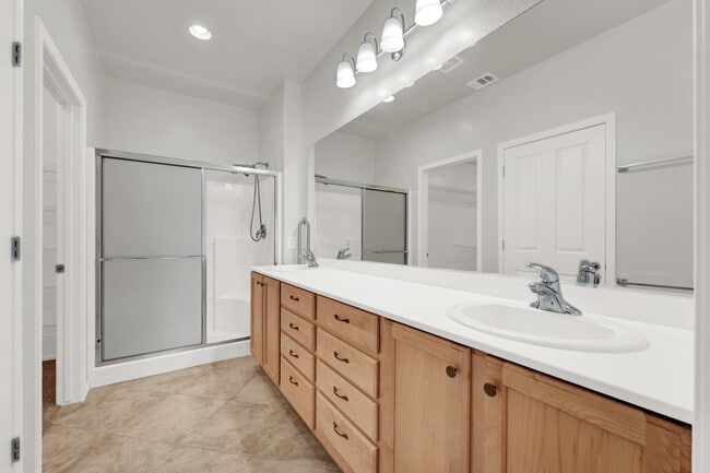 Building Photo - 7752 Fruit Dove St