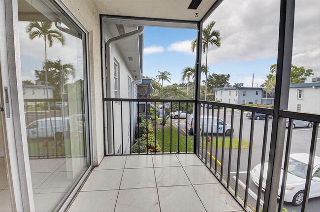 Building Photo - 7535 S Oriole Blvd