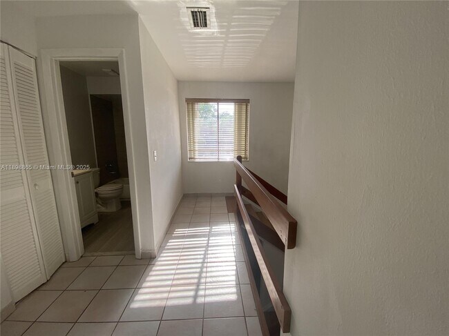 Building Photo - 11123 SW 132nd Ct
