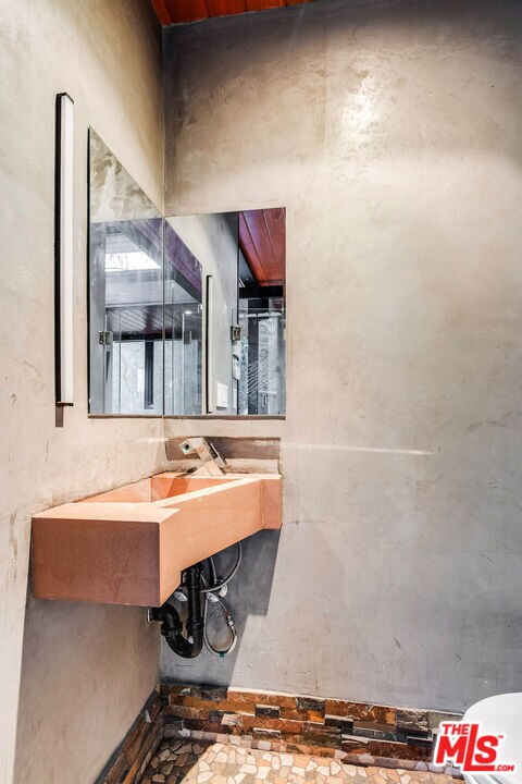 Building Photo - 22277 Buenaventura St