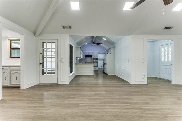 Building Photo - 3840 Silverstone Dr
