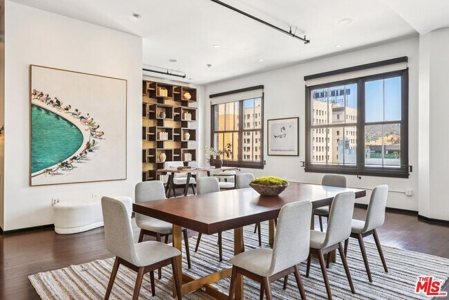 Building Photo - 1645 Vine St