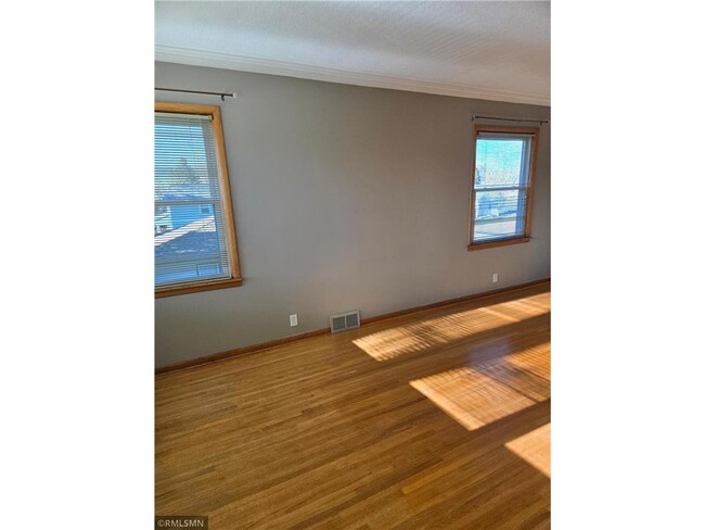 Building Photo - 3747 2nd St NE