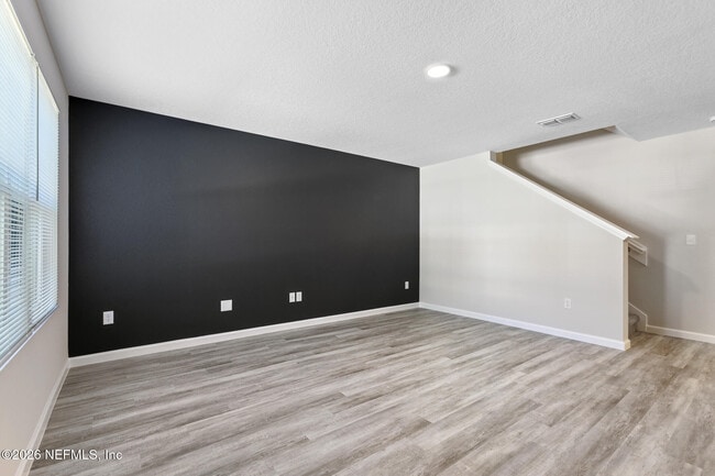 Building Photo - 8822 Eaton Ave