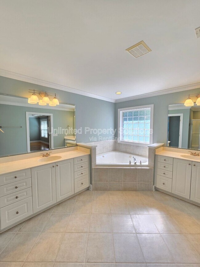 Building Photo - 4838 Whitner Dr