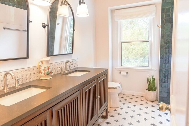 Building Photo - 4 Bed 2.5 Bath Home In VA Beach for Rent !