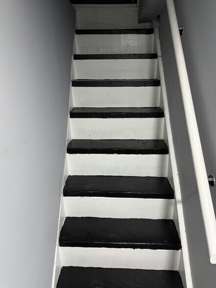 Building Photo - 2031 Chalfant St