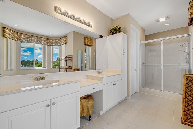 Building Photo - 4600 Mariners Cove Dr