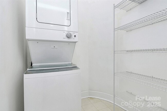 Building Photo - 712 N Davidson St