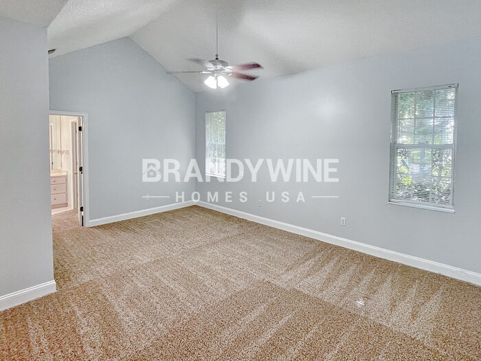 Building Photo - 6847 Rivercrest Dr