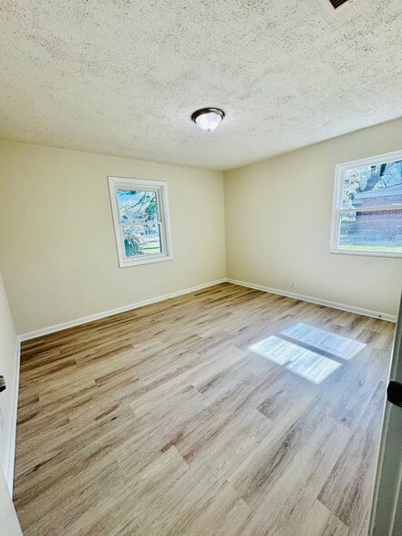 Building Photo - 1602 Klauke St