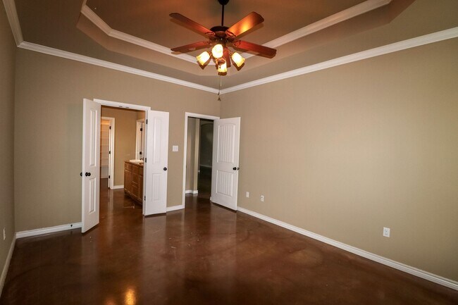 Building Photo - 3017 Stallion Dr