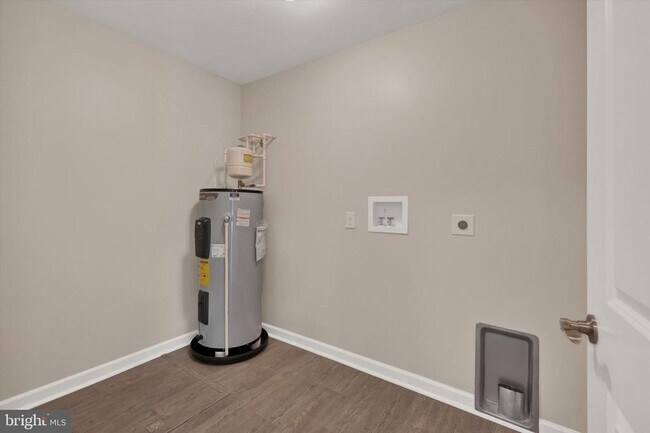 Building Photo - 13918 Patriot Way