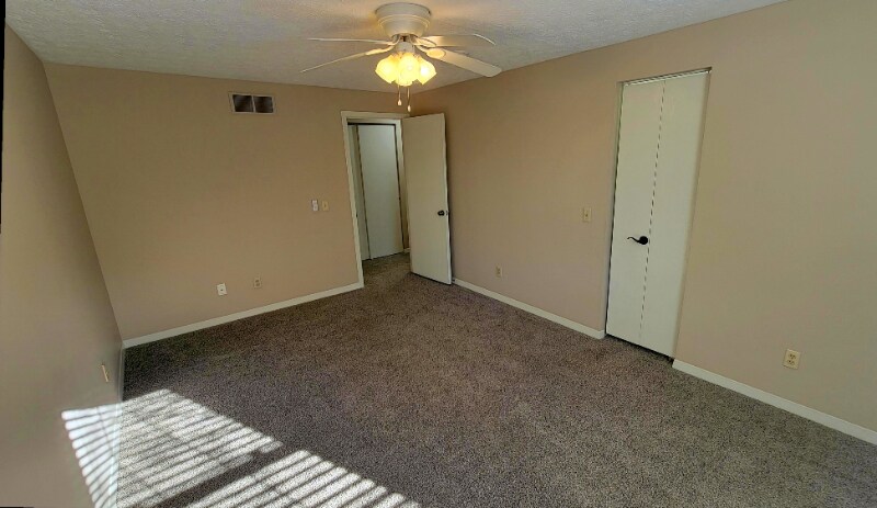 Building Photo - 382 Waterside Ave