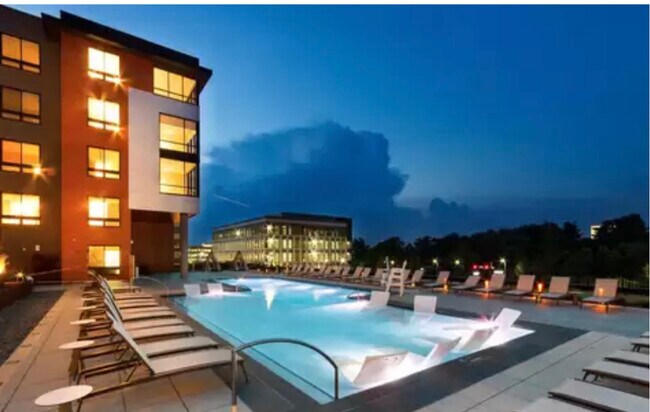 Building Photo - 145 Riverhaven Dr