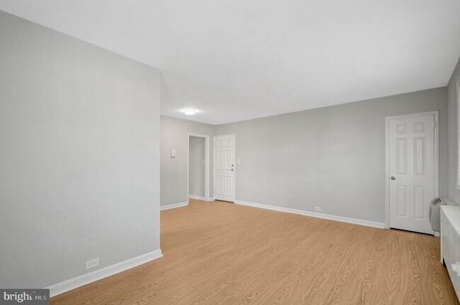 Building Photo - 206 N Trenton St