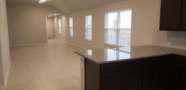 Building Photo - 5612 Respinto Dr