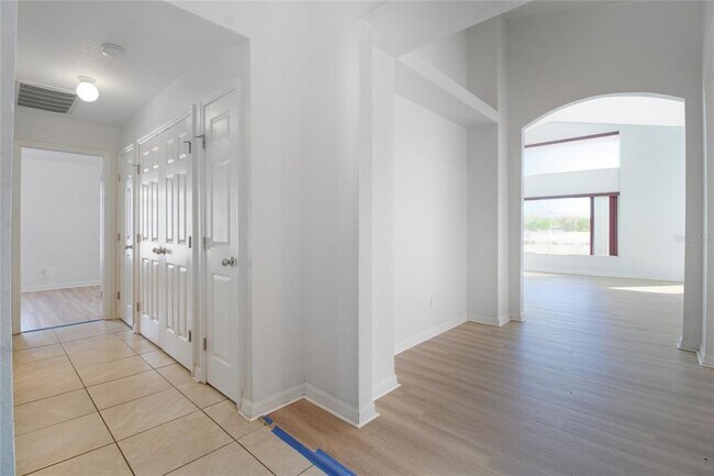 Building Photo - 2764 Rochelle Dr