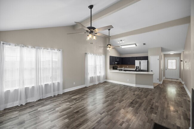 Building Photo - 3045 Yorktown Cir
