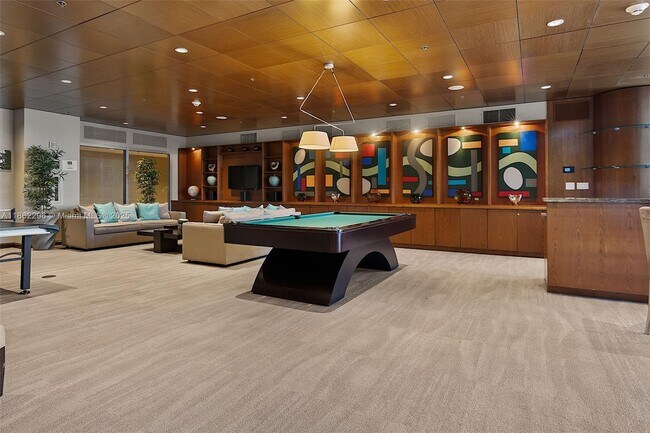 Building Photo - 2641 N Flamingo Rd