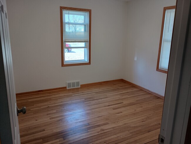 Master Bedroom - 413 Chestnut St