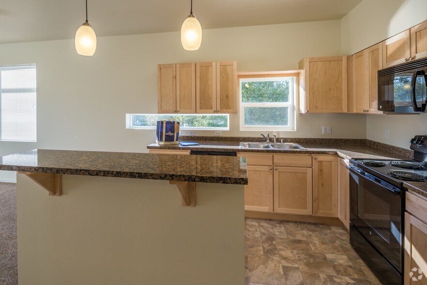 Kitchen - The Residences at Northwood
