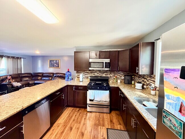 Building Photo - 419 Singapore Ln