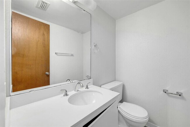 Building Photo - 8102 Ceberry Dr