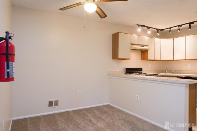Building Photo - 98 Griggs Pl