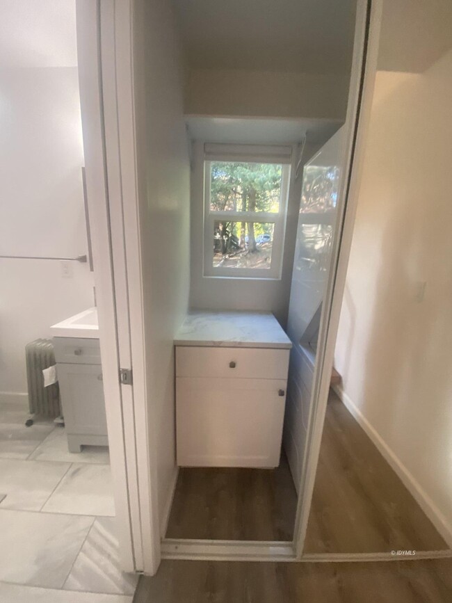 Building Photo - Move-In Ready Newer Tiny Home in The Forest
